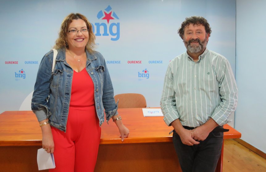 Nuria Feijóo e Sarín Núñez. Concelleiros BNG en Barbadás