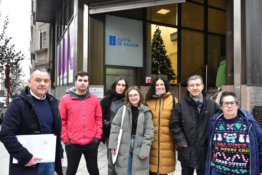 Puga, Alvaro, alexandra, laura perez, noa presas, iago tabares, maria mangana. Galiza Nova rexistra m&aacute;is de medio milleiro de sinaturas para solicitar unha mellora do transporte p&uacute;blico entre as comarcas de Celanova e da Baixa Limia e Ourense (decembro 2024)