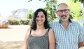 Noa Presas e Suso Vilasánchez cos apicultores