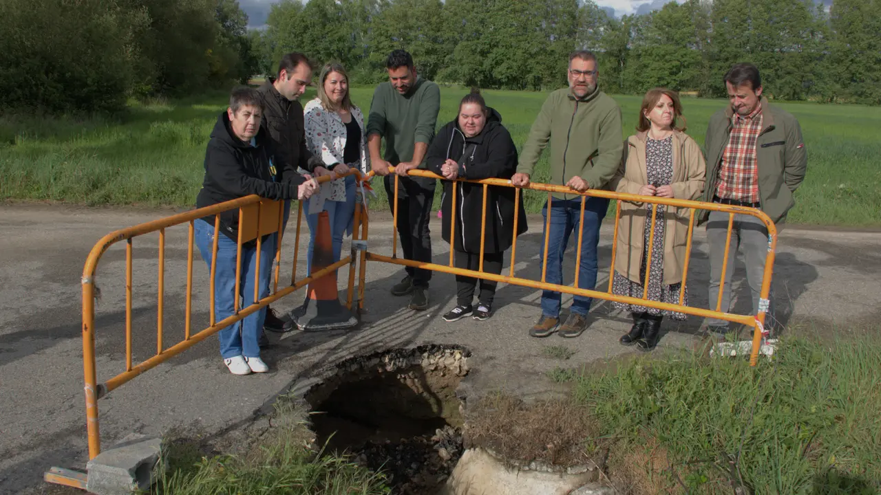 Mar&iacute;a Mangana, Mar&iacute;a do Mar, Marcos Nogueiras, Bernardo Varela, Cristina Cid, Antonio Valado.