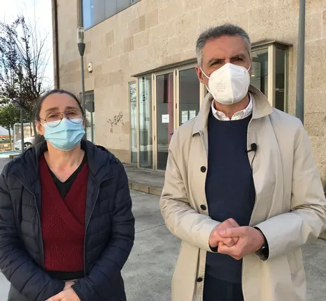RHUT REZA E LUIS SEARA no edificio que acolle &aacute; U.P. 