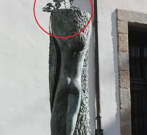 ESTATUA COMPLETA