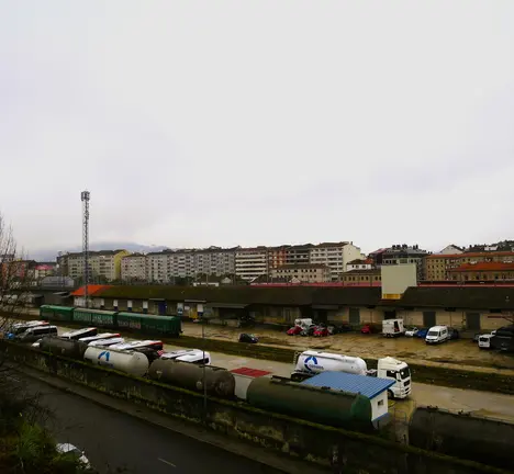 zona de mercador&iacute;as da estaci&oacute;n Empalme