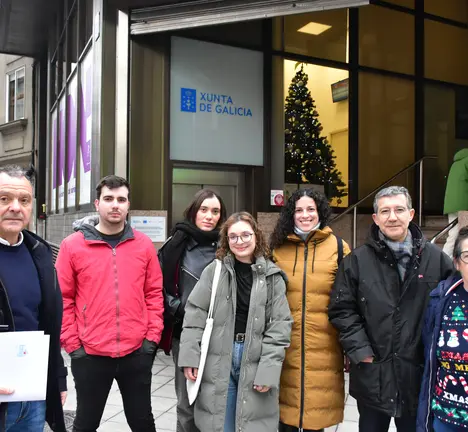 Puga, Alvaro, alexandra, laura perez, noa presas, iago tabares, maria mangana. Galiza Nova rexistra m&aacute;is de medio milleiro de sinaturas para solicitar unha mellora do transporte p&uacute;blico entre as comarcas de Celanova e da Baixa Limia e Ourense (decembro 2024)