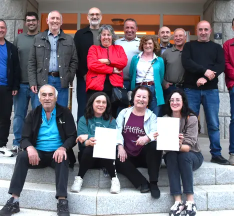 Xose Manue Puga en Vilari&ntilde;o de Conso xunto a concelleiros de Vilari&ntilde;o de Conso e Viana do Bolo e veci&ntilde;anza da comarca