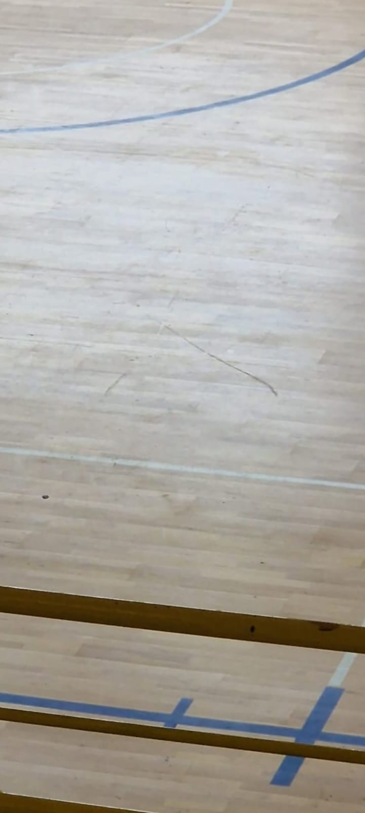 DESTROZO PISTA DEPORTIVA ACTO PP CARBALLIÑO PAVILLÓN